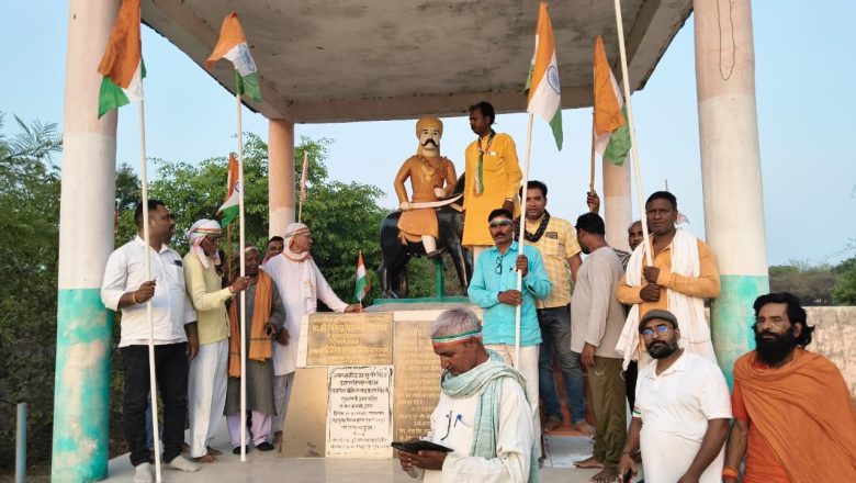 भदोही।ऑपरेशन सिन्धूर के तहत निकली गई शौर्य तिरंगा यात्रा , ग्रामीणों ने पुष्पवर्षा करके किया स्वागत