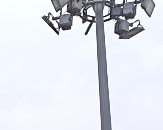 आजमगढ़।विगत कई सालों से खराब है “हाई मास्ट लाइट” सहित अन्य कई छोटी बड़ी लाइटे ।