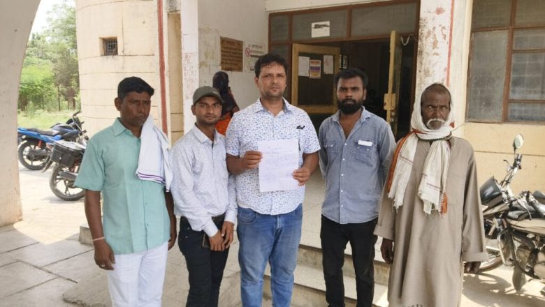 बलिया।तमसा नदी की दुर्दशा को लेकर पर्यावरण विद् शैलेंद्र ने सिटी मजिस्ट्रेट को सौंपा ज्ञापन