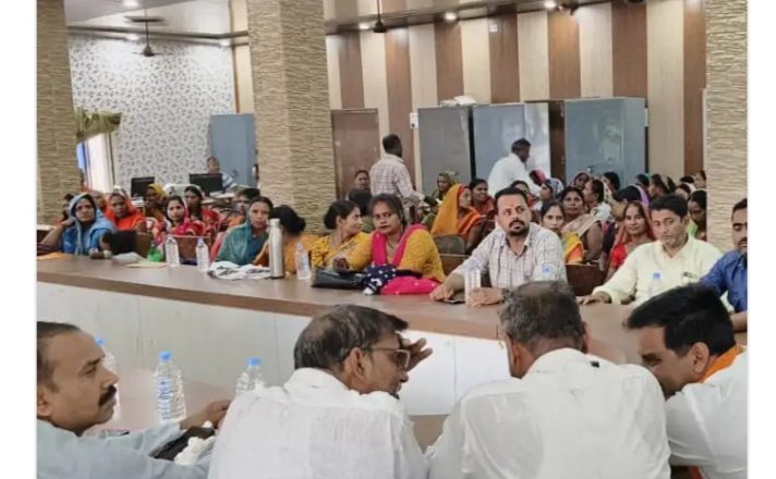 बलिया।अहिल्याबाई होल्कर की त्रिशताब्दी पर महिला सम्मान कार्यक्रम