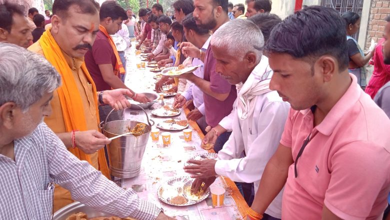 शाहजहांपुर।श्री बृजेश्वर नाथ हनुमान सेवा समिति द्वारा किया विशाल भंडारे का आयोजन
