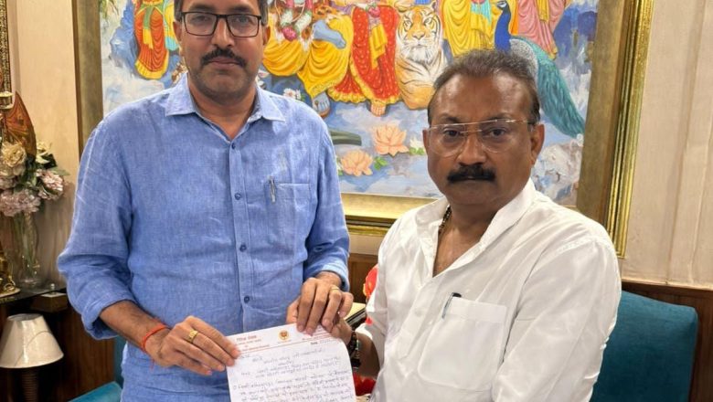 सहरसा (बिहार)।जर्जर सड़कों के निर्माण को लेकर रितेश रंजन ने बिहार सरकार के मंत्री से की मुलाक़ात।