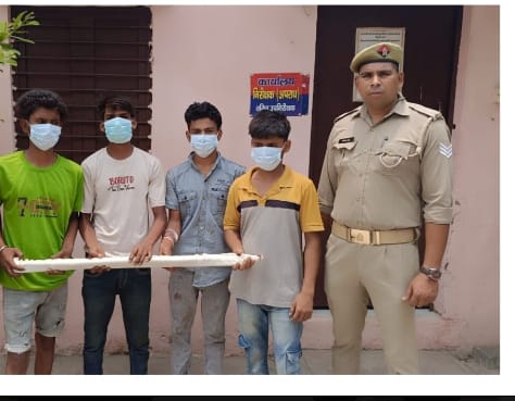 हापुड़।मारपीट करने वाले चार आरोपी गिरफ्तार, लोहे की रॉड और डंडा बरामद।