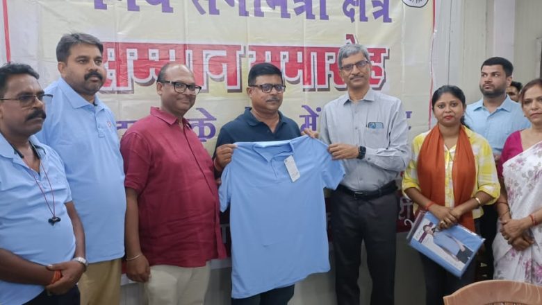 झारखंड(रांची)।थैलेसीमिया पीड़ित बच्चों के लिए 1000 रक्तदाताओं की चेन बनाने वाली सिविल सोसायटी सम्मानित