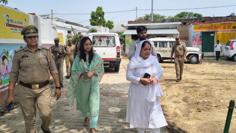 बदायूँ।आयोग की सदस्य ने सुनी महिलाओं की शिकायतें