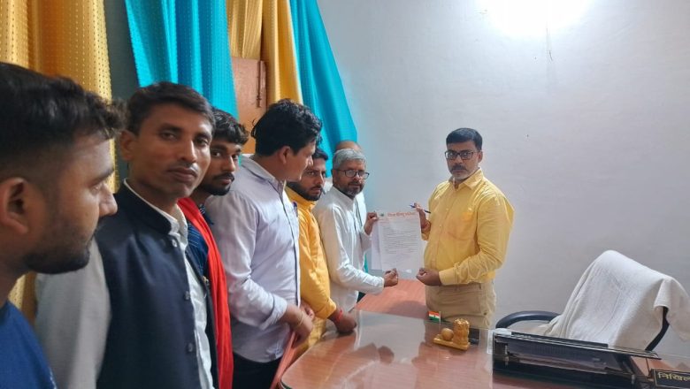 बलिया।मुहर्रम में ताजिया की ऊंचाई जनसुविधा के अनुरूप निर्धारित को लेकर विहिप ने उठाई आवाज ।