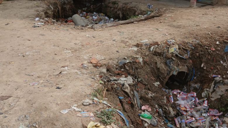 बलिया।नगरा बना नगर, मगर धरातली नसीब नहीं बदला नगरा नगर पंचायत में विकास अधूरा, नालियां जाम और सड़कें बेहाल