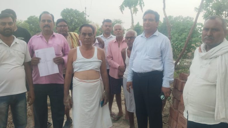 जौनपुर।शिकायत के बावजूद नहीं हुआ चकमार्ग का निर्माण, ग्रामीणों में रोष ।