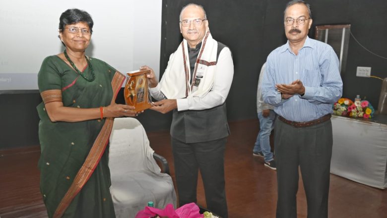 जौनपुर।पूर्वांचल में उद्योग अकादमिक सहयोग की अपार संभावनाएं – संजीव कोठारी