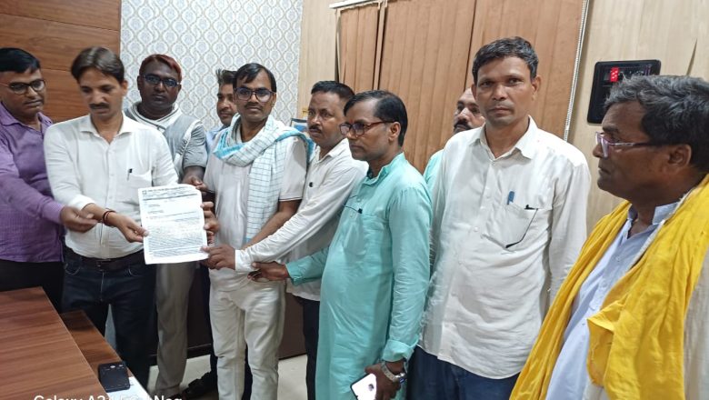 बलिया में स्कूल मर्ज करने के फैसले का विरोध तेज, प्रोटान शिक्षक संघ ने सौपा ज्ञापनl