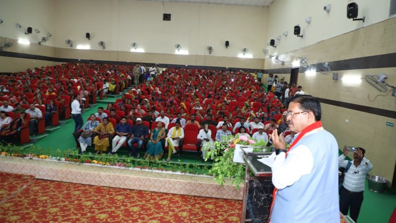 बदायूं।दुनिया भर में छाएंगे बदायूँ के उत्पाद, फ्लिपकार्ट की टीम ने दीदीयों को दिया प्रशिक्षण