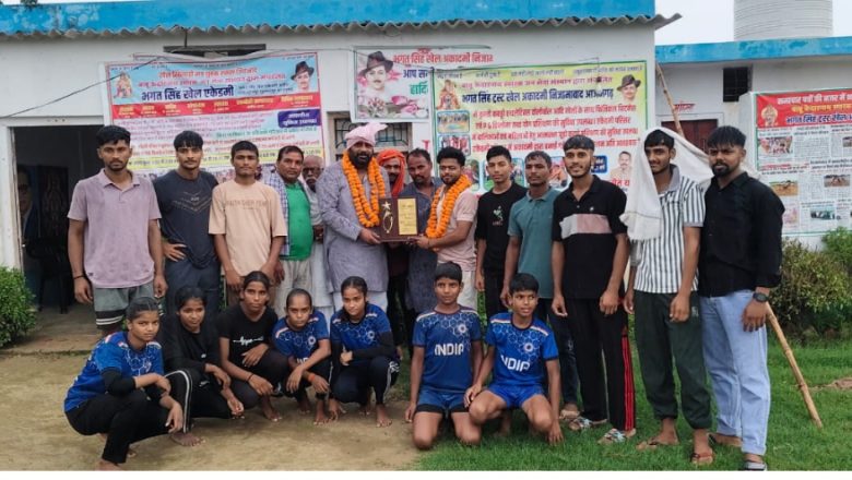 आजमगढ़।भगत सिंह खेल अकादमी निजामाबाद में प्रतिभा खिलाड़ी सम्मान समारोह का आयोजन ।