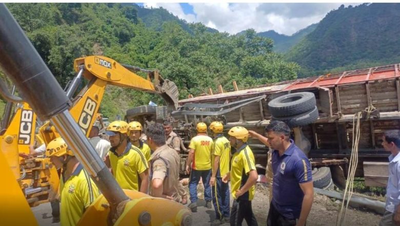 उत्तराखंड।कांवड़ यात्रियों का वाहन दुर्घटनाग्रस्त, तीन की मौत,कई घायल