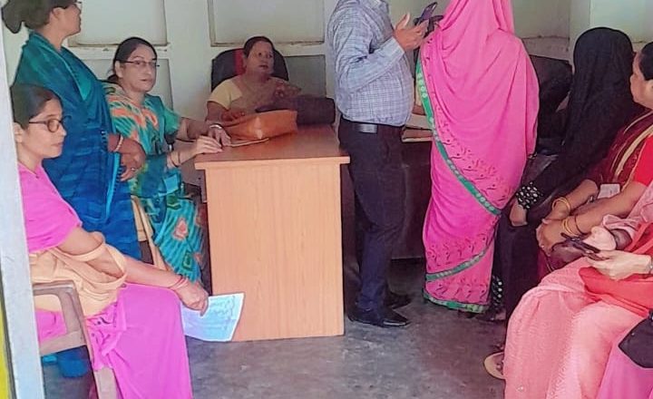 भदोही।अभोली ब्लॉक के सभी आंगनबाड़ी कार्यकत्रियों की बुलाई गई बैठक।