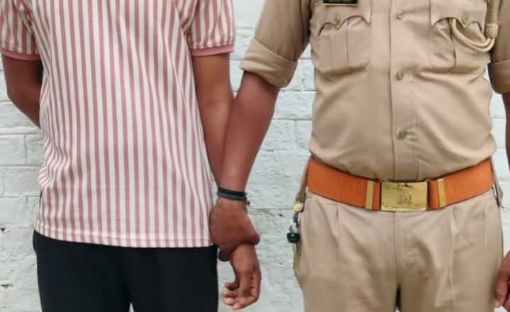 जौनपुर।कैटर्स से मारपीट के वायरल वीडियो मामले में एक आरोपी गिरफ्तार, कई अन्य भी शामिल।