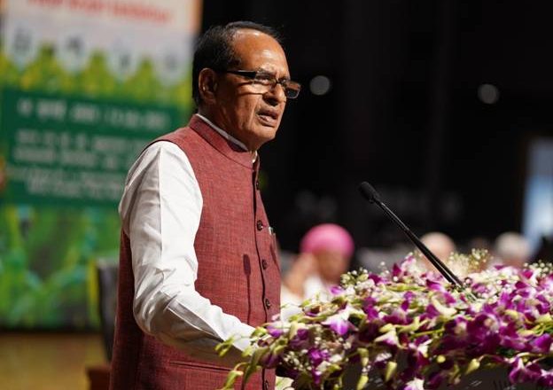 नई दिल्ली।सेवा भावना से वैज्ञानिक जीवन को जिएं : शिवराज सिंह