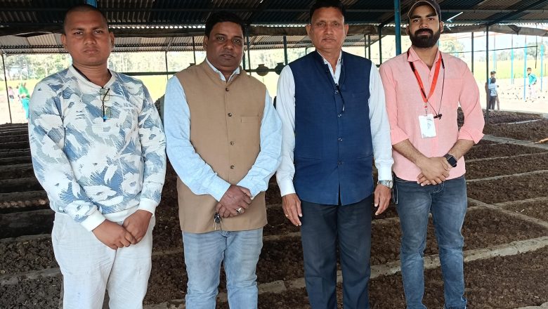 आजमगढ़।उर्वरक नहीं, समाधान चाहिए – किसान आत्मनिर्भर बने