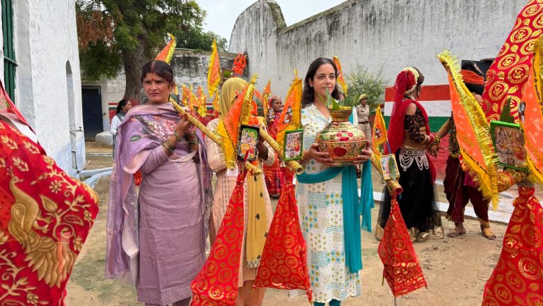 शाहजहांपुर।बंदी बने कावड़िए,किया जलाभिषेक।