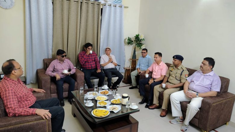 बदायूँ।दिव्यांगजनों को मिले उनका हक, अधिकारी करें सुनिश्चि तराज्य आयुक्त ने गेस्ट हाउस में बैठक कर अधिकारियों को दिए निर्देश