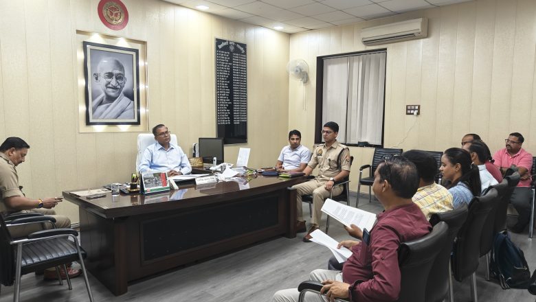 शाहजहांपुर।जिलाधिकारी की अध्यक्षता में जिला स्तरीय पत्रकार स्थाई समिति की बैठक संपन्न।