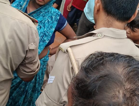 भदोही।तालाब में डूब रहे किशोर को बचाने में किशोर खुद डूबा ।