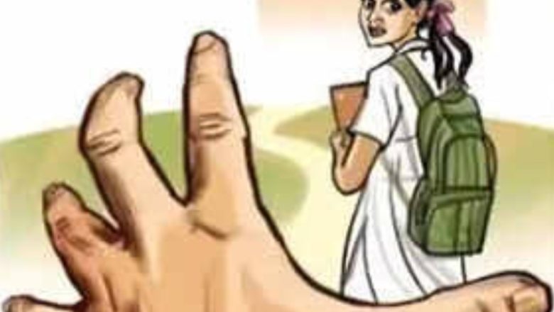 भदोही।8 वार्षिक कक्षा 2 के छात्रा के साथ युवक ने किया दुष्कर्म छात्रा की हालत खराब कार्यवाही में ड्यूटी पुलिस।