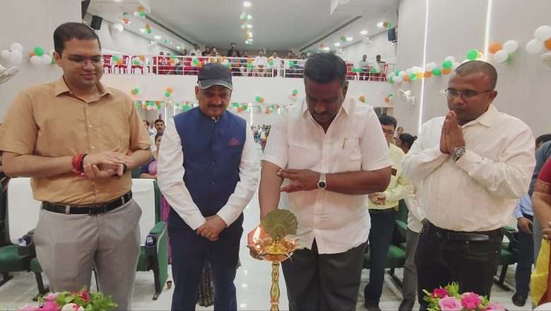 जौनपुर में आकांक्षा हाट कार्यक्रम के तृतीय दिवस पर सम्मान समारोह आयोजित, विधायक शाहगंज रहे मुख्य अतिथि।