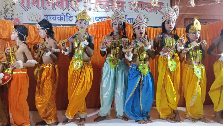 शाहजहांपुर।मंदिरों में धूमधामस मनाई गई श्री कृष्णा जन्माष्टमी