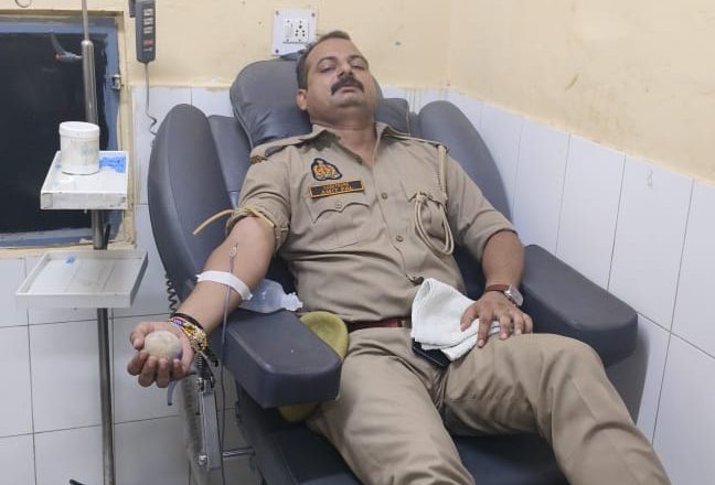 शाहजहाँपुर पुलिस का मानवीय चेहरा – जरूरतमंद की मदद को हमेशा तत्पर