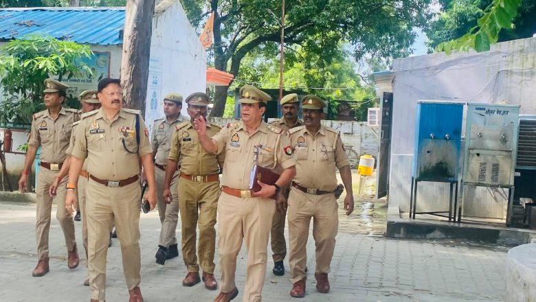 समाधान दिवस के अवसर पर पुलिस अधीक्षक, शाहजहाँपुर द्वारा जनता की शिकायतों को सुनकर त्वरित व प्रभावी निस्तारण हेतु महत्वपूर्ण दिशा-निर्देश दिए गए ।