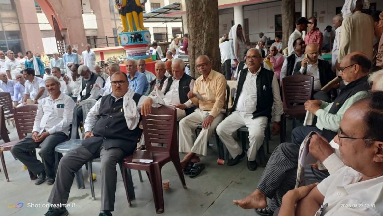 आजमगढ़।व्यापार में नुकसान होने पर व्यापारी ने की परिवार के साथ आत्महत्या।