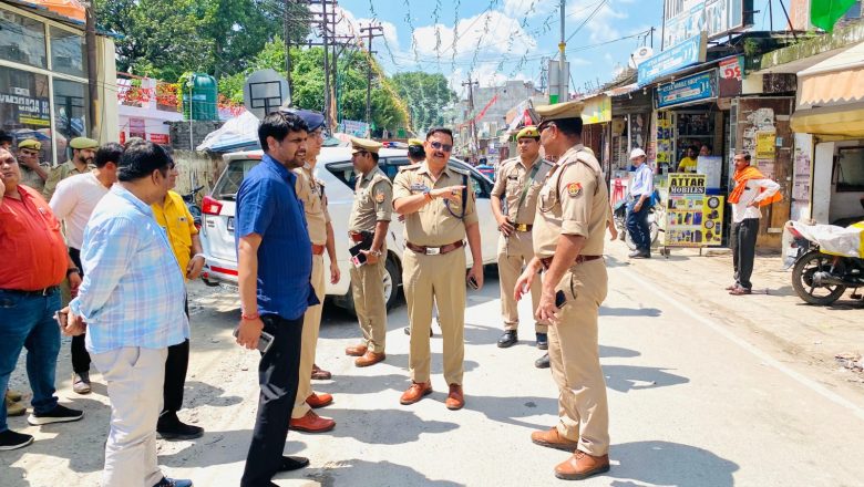शाहजहाँपुर ।त्यौहार पर अमन-चैन कायम रखने हेतु पुलिस अधीक्षक द्वारा किया बाराबफ़ात मार्ग का स्थलीय निरीक्षण।