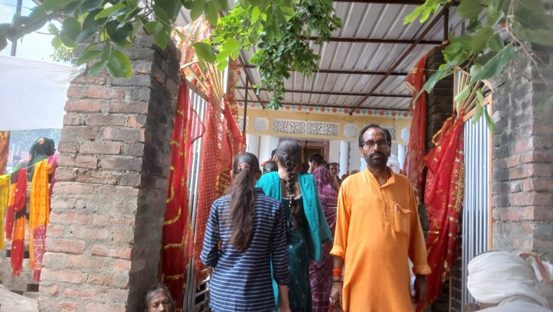 बलिया।नीछुवाडीह मां परमेश्वरी का दर्शन कर श्रद्धालु हुए निहाल ।