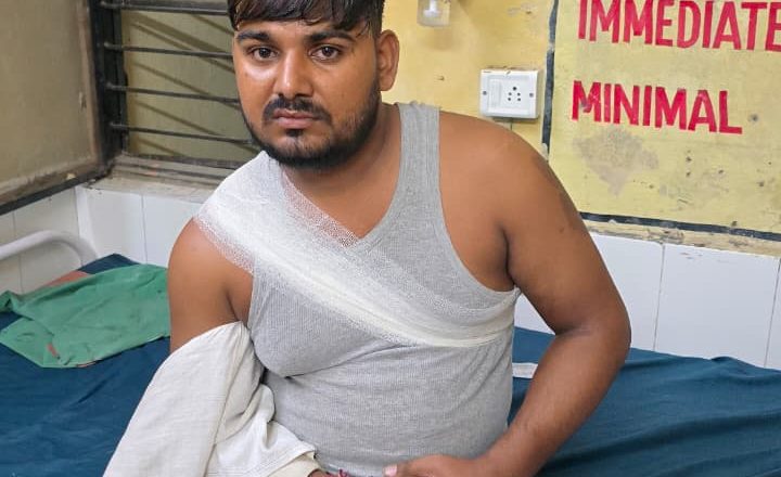 जौनपुर।जलालपुर में पुलिस मुठभेड़, एक बदमाश गोली लगने से गिरफ्तार, एक फरार।