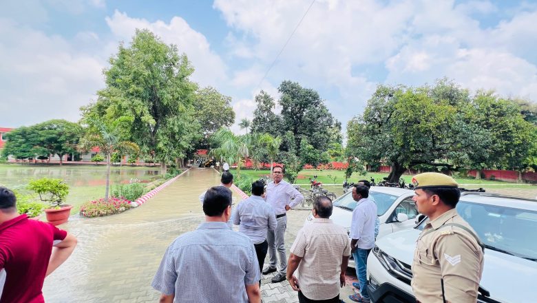 शाहजहांपुर।जिलाधिकारी ने बाढ़ प्रभावित क्षेत्रों का किया निरीक्षण अधिकारियों को दिए आवश्यक दिशा निर्देश।