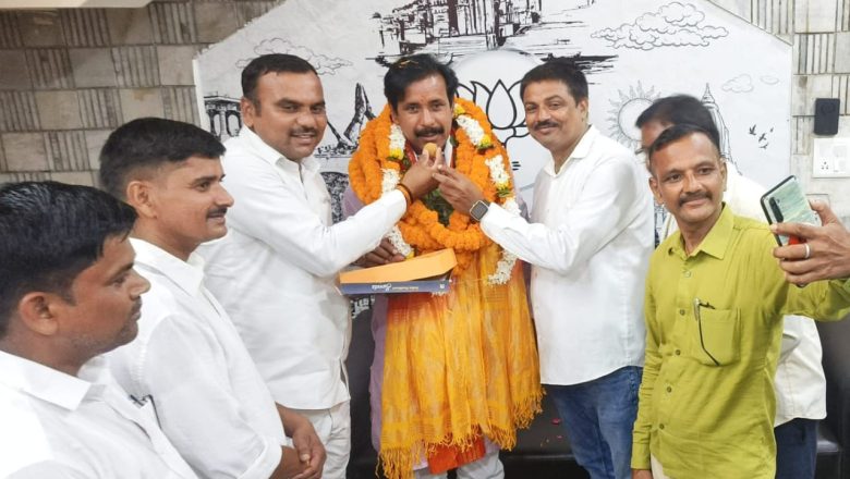 बलिया।उत्तर प्रदेश प्राथमिक शिक्षामित्र संघ ने मुख्यमंत्री और श्रम मंत्री को आभार प्रकट किया।