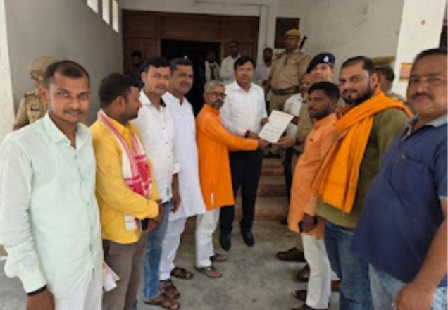 बलिया।नगरा में बिजली विभाग के भ्रष्ट अधिकारियों पर विहिप-बजरंग दल का हल्ला बोल