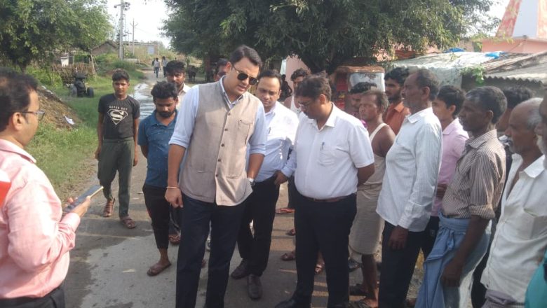 बदायूँ।डीएम ने गांवों का दौरा कर ग्रामीणों को किया आश्वस्त