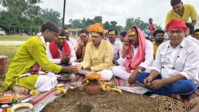 बलिया।नगरा में सार्वजनिक रामलीला समिति का भव्य भूमि पूजन और ध्वजारोहण समारोह, रामलीला महोत्सव की तैयारियों का हुआ शुभारंभ।