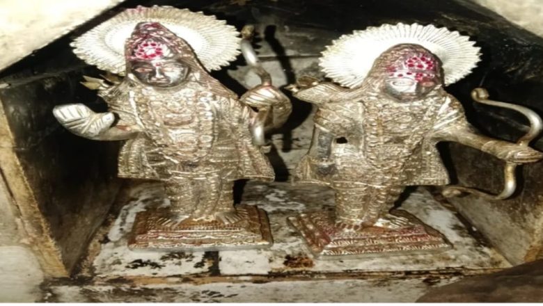 अमेठी।प्राचीन मंदिर में अचानक प्रकट हुईं चांदी की मूर्तियां, भक्तों में आस्था और कौतूहल।