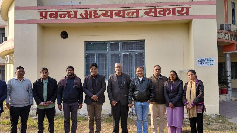 जौनपुर।कम्युनिकेशन, निगोशिएशन और सॉफ्ट स्किल्स से मिलती है कॉर्पोरेट में सफलता – प्रो. आशीष सिंह