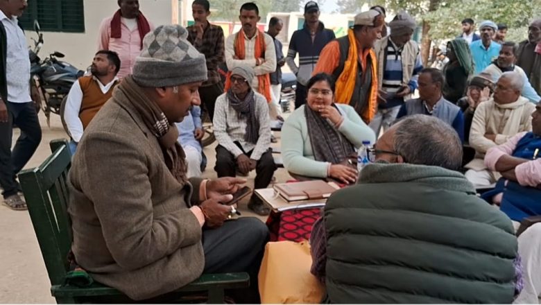 जौनपुर।जांच अधिकारी के सामने फूटा लमहन गांव के ग्रामीणों का दर्द, प्रधान प्रतिनिधि पर गंभीर आरोप