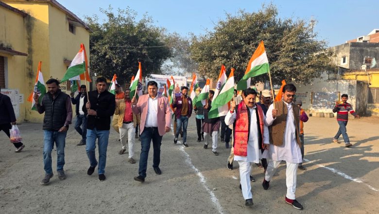 बदायूँ।नगर पंचायत उसावां में चेयरपर्सन  प्रियंका सिंह चौहान ने किया ध्वजारोहण 