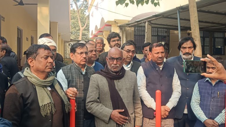 आजमगढ़।न्यायिक कार्य से विरत रहे अधिवक्ता, तहसील प्रशासन पर लगाया भ्रष्टाचार का आरोप 