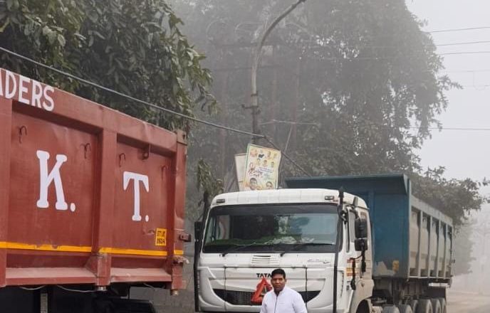 बदायूँ।खनन में उपयोग 07 ओवरलोड वाहन किए गए सीज