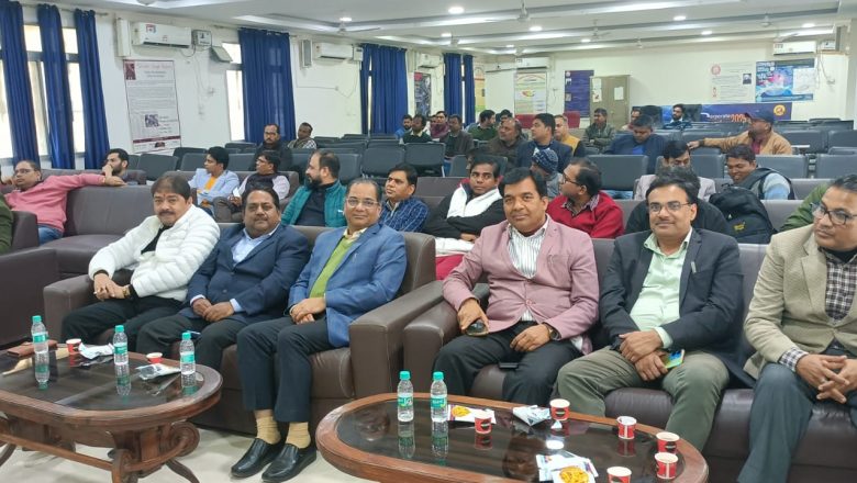 जौनपुर।शिक्षक और अधिकारियों ने सीखी एआई की बारीकियां