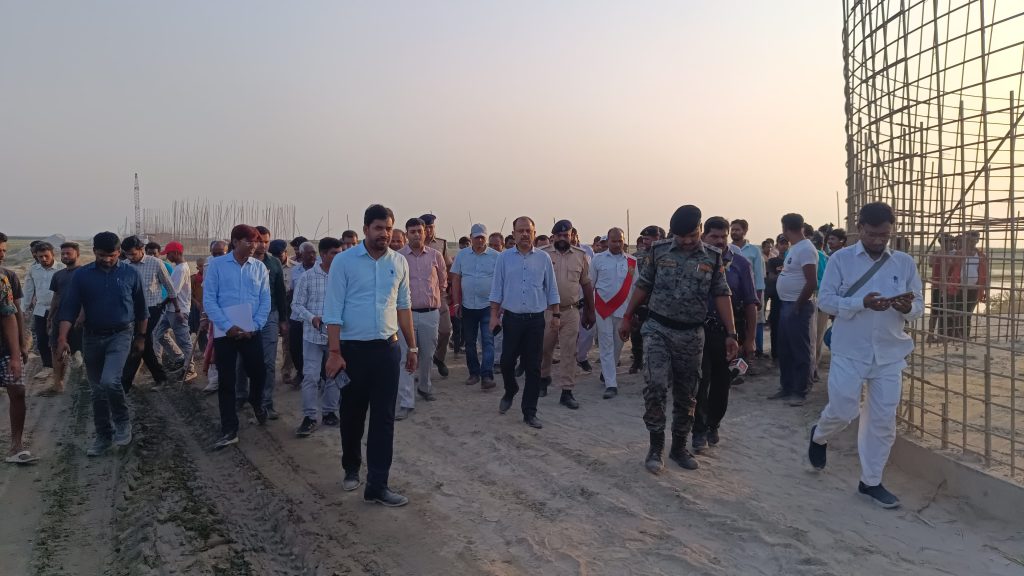 सहरसा (बिहार)।डेंगराही पुल निर्माण धीमी गति देख बिफरे डीएम, विभागीय प्रोजेक्ट मैनेजर से स्पष्टीकरण तलब