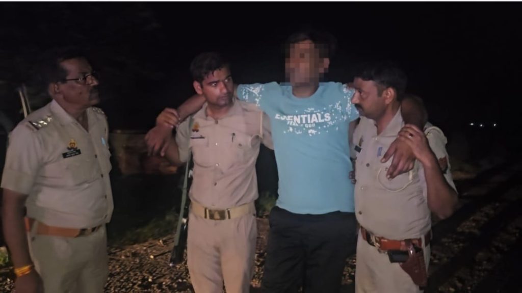बदायूँ।बैंक में टप्पेबाजी करने वाले दो शातिर बदमाश पुलिस मुठभेड़ में गिरफ्तार